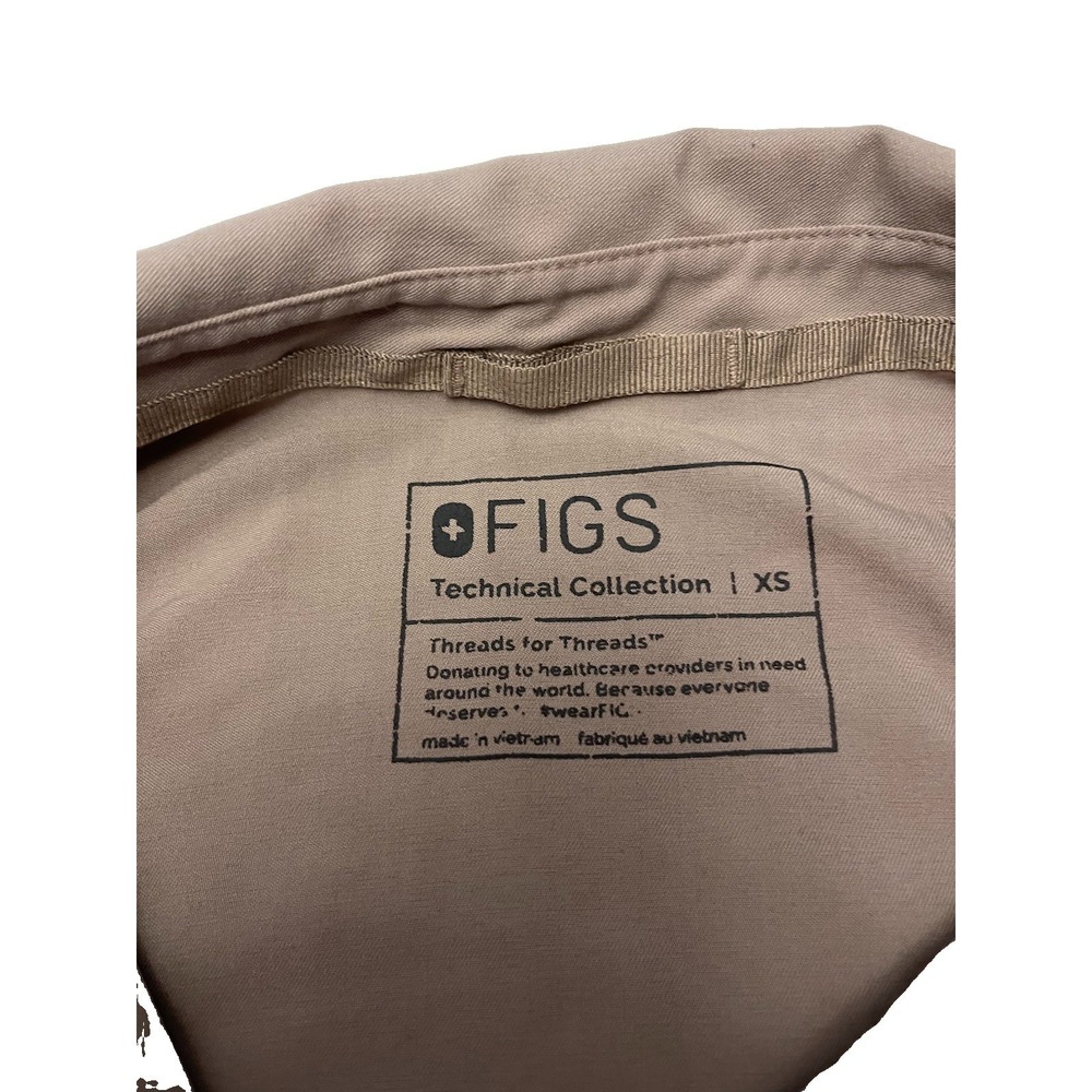 FIGS Women's Technical Collection 1/4 Button Up Scrub Top Beige Sz XS - Picture 9 of 12